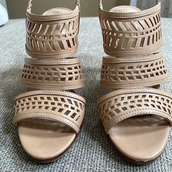 Adrienne vittadini sandals - preloved - Picture 4 of 5